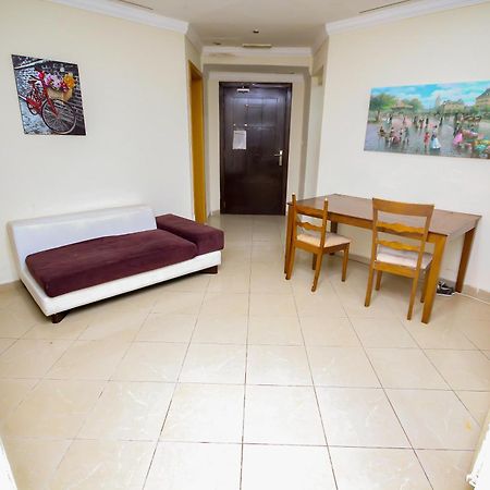 Nice Single Rooms For "Girls" Only In Dubai, Marina מראה חיצוני תמונה