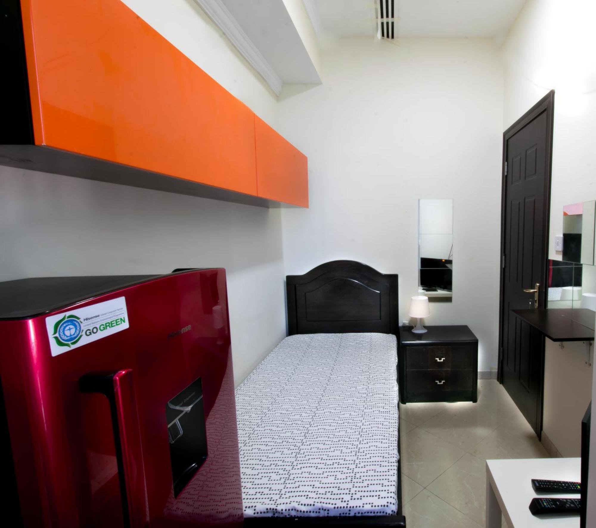 Nice Single Rooms For "Girls" Only In Dubai, Marina מראה חיצוני תמונה