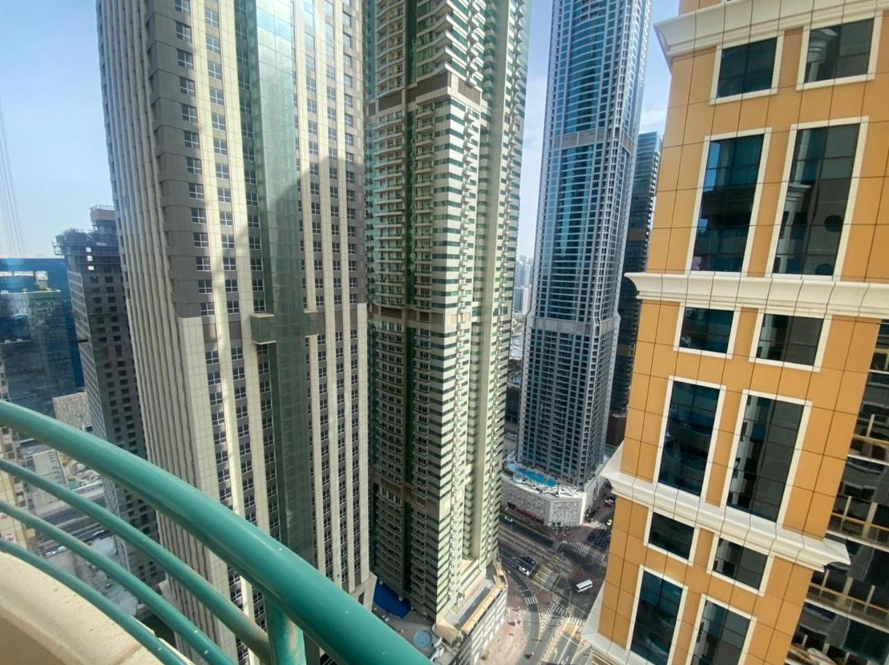 Nice Single Rooms For "Girls" Only In Dubai, Marina מראה חיצוני תמונה
