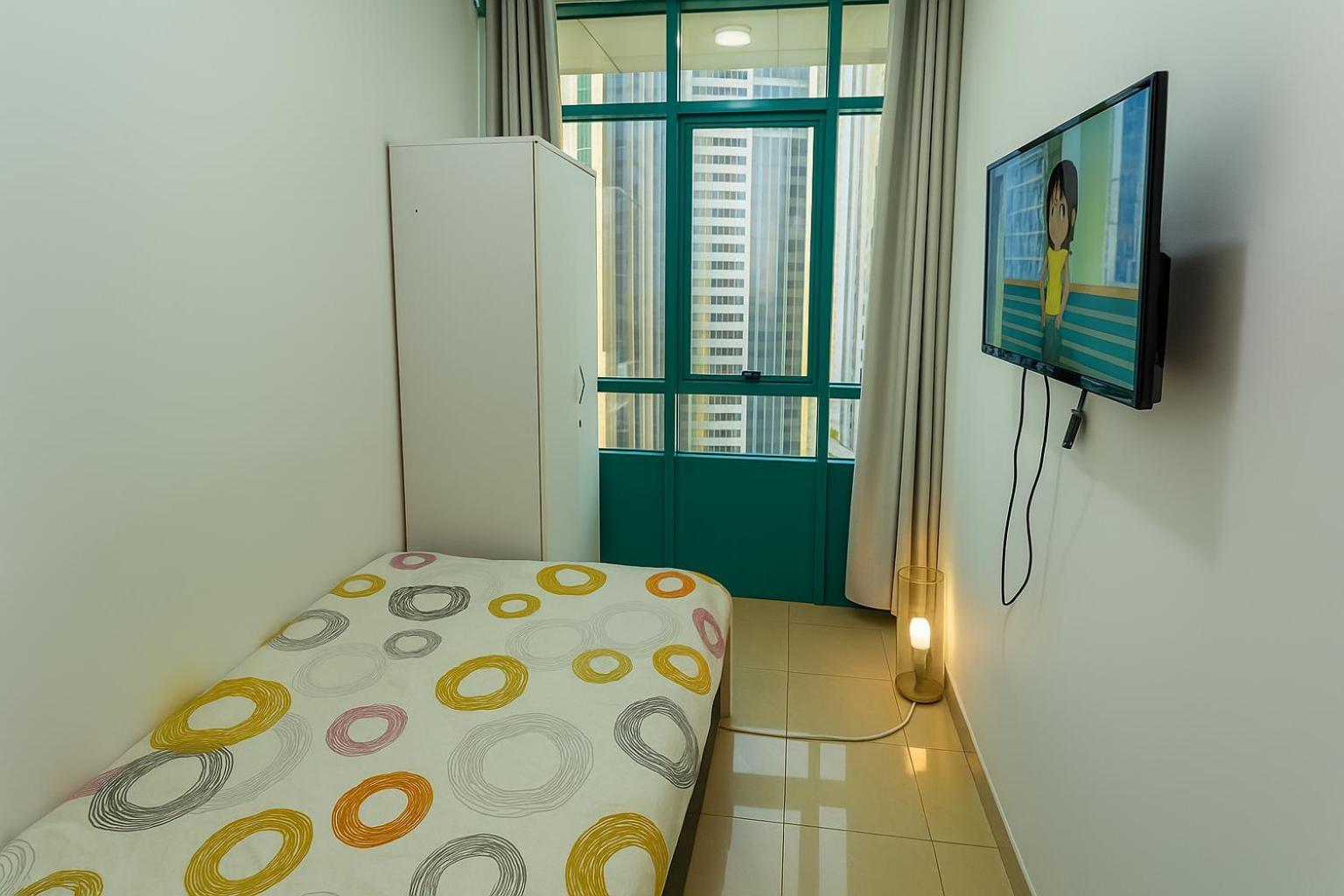 Nice Single Rooms For "Girls" Only In Dubai, Marina מראה חיצוני תמונה