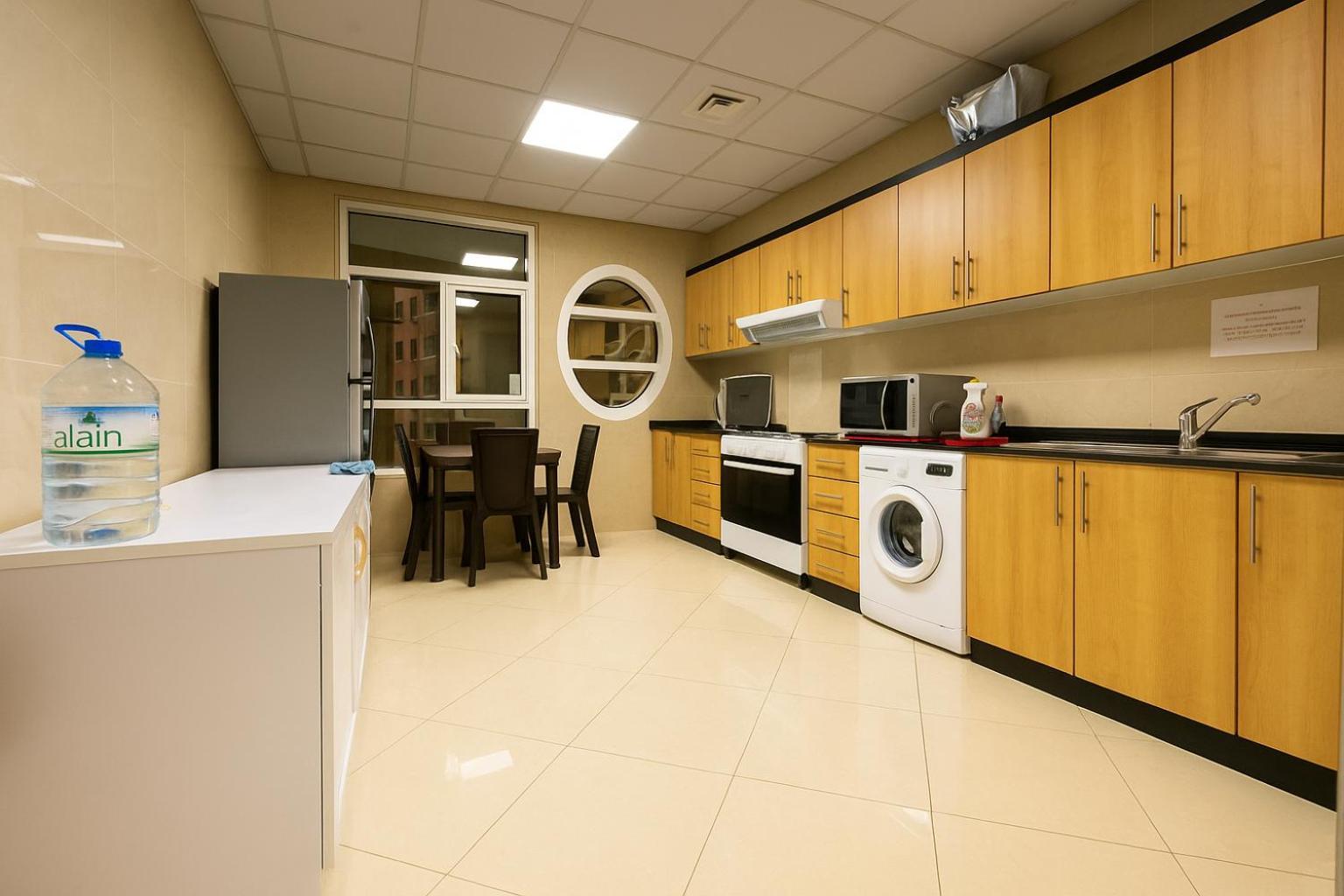 Nice Single Rooms For "Girls" Only In Dubai, Marina מראה חיצוני תמונה