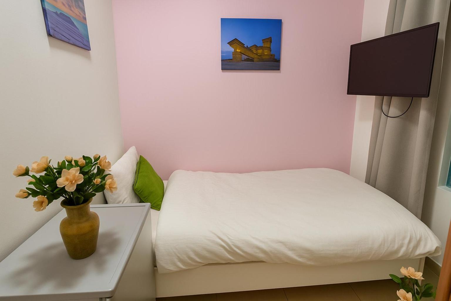 Nice Single Rooms For "Girls" Only In Dubai, Marina מראה חיצוני תמונה