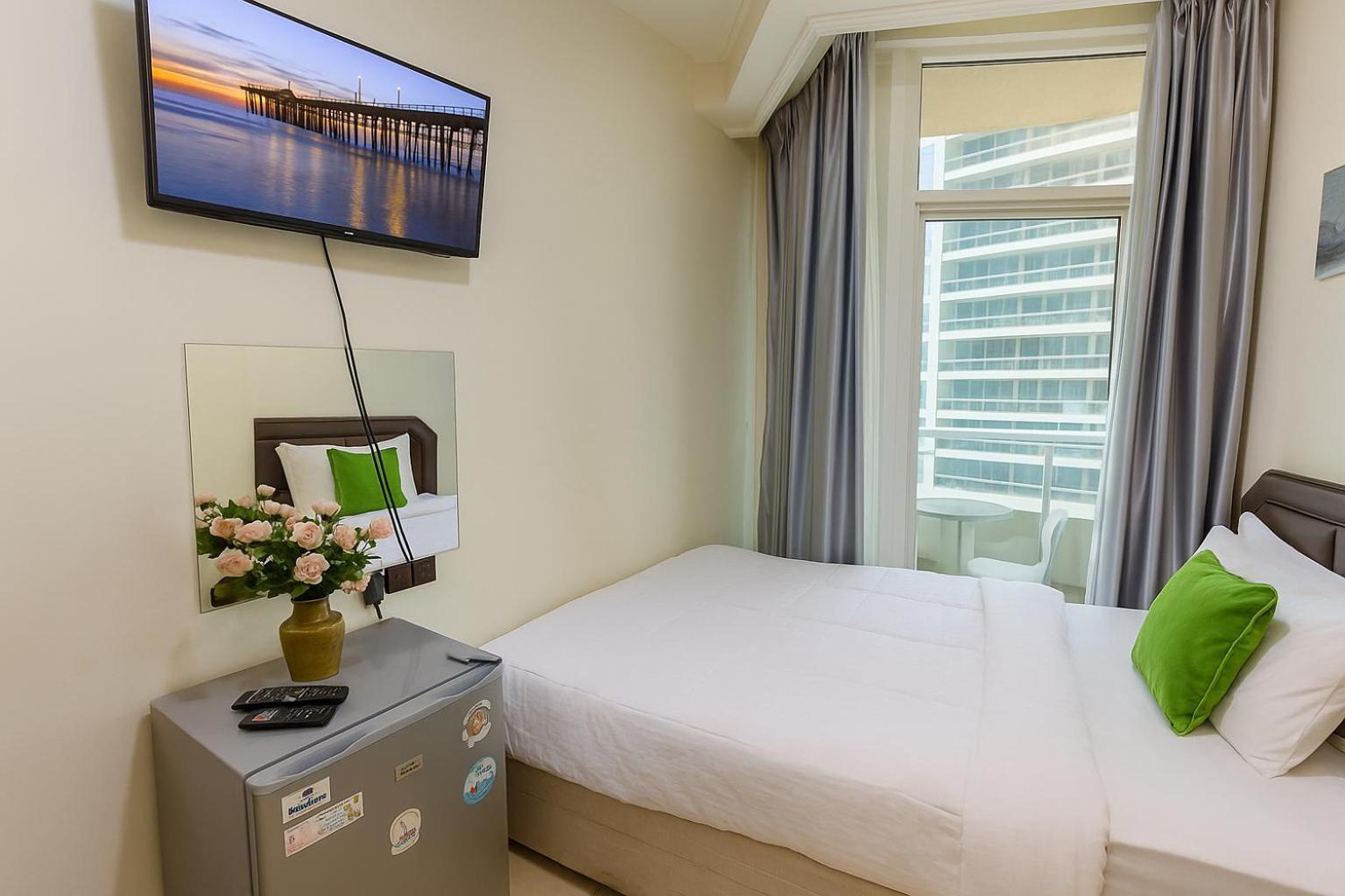 Nice Single Rooms For "Girls" Only In Dubai, Marina מראה חיצוני תמונה