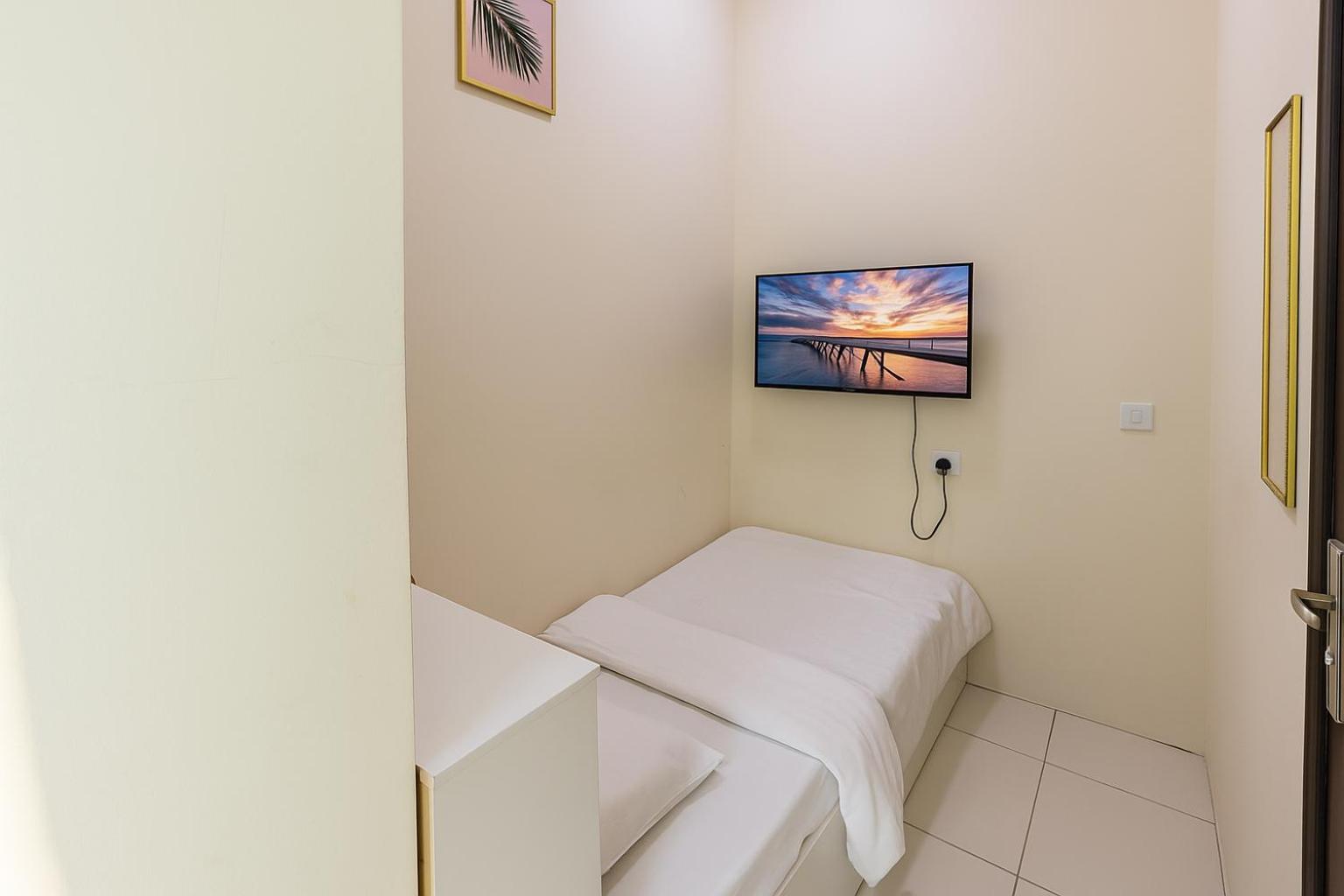 Nice Single Rooms For "Girls" Only In Dubai, Marina מראה חיצוני תמונה