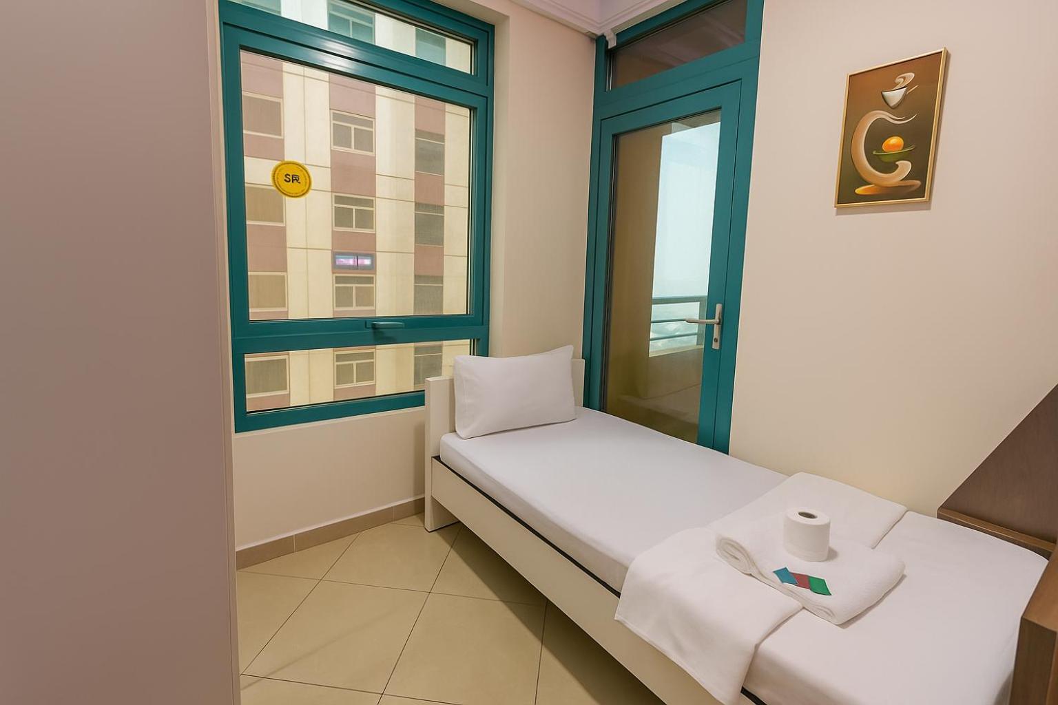 Nice Single Rooms For "Girls" Only In Dubai, Marina מראה חיצוני תמונה