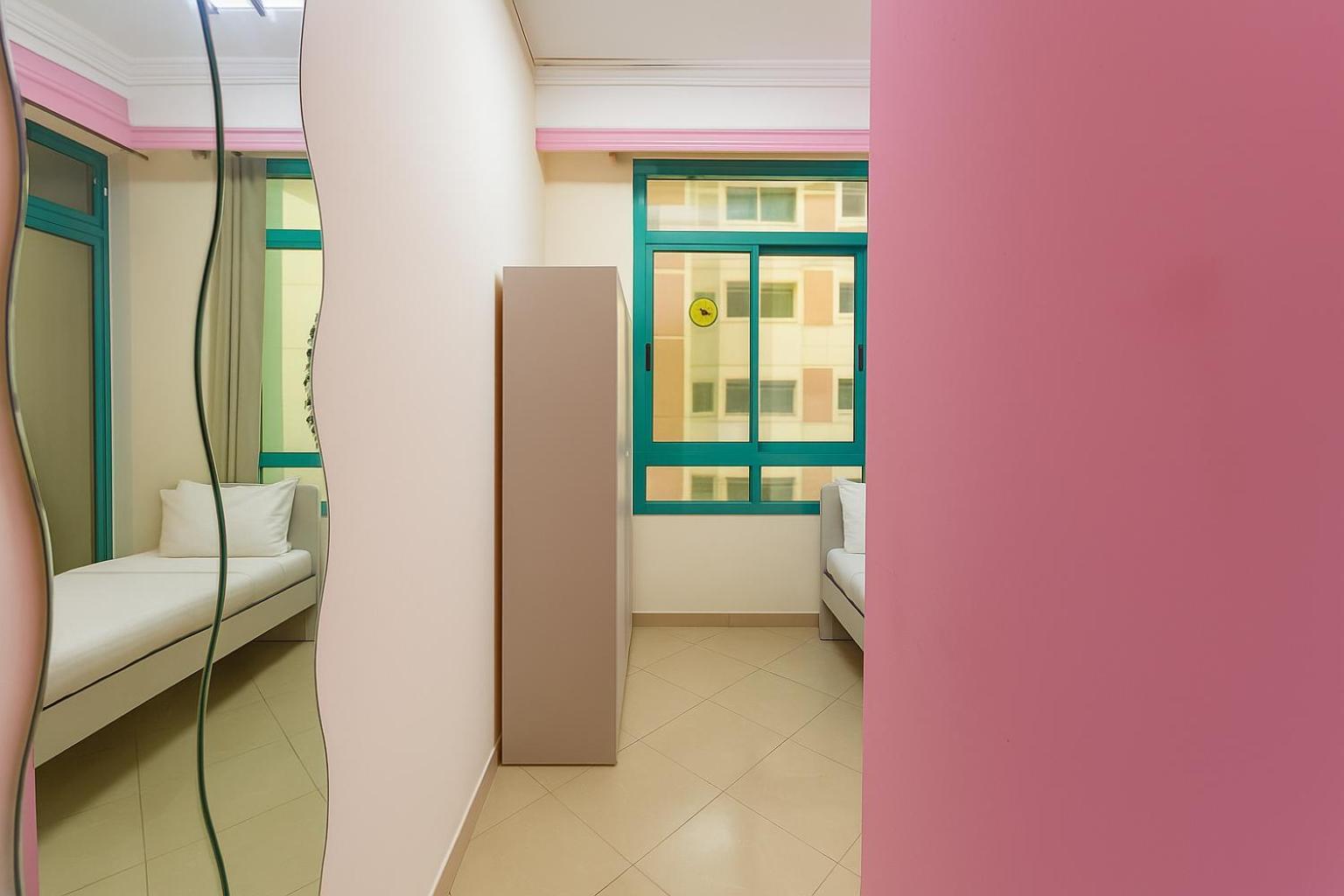 Nice Single Rooms For "Girls" Only In Dubai, Marina מראה חיצוני תמונה