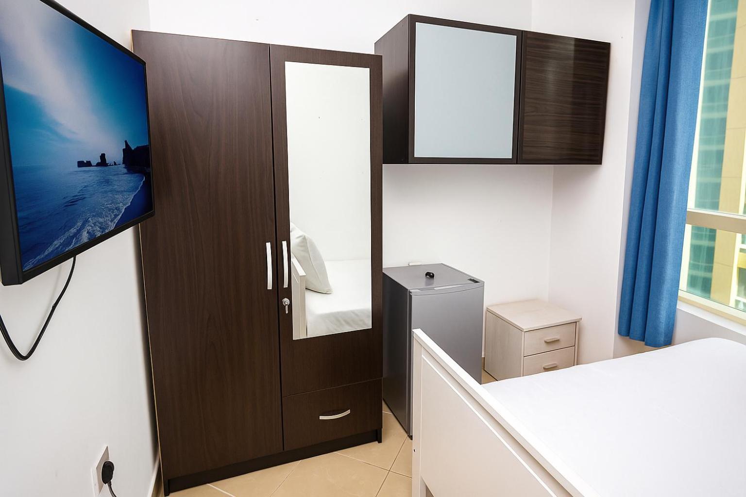 Nice Single Rooms For "Girls" Only In Dubai, Marina מראה חיצוני תמונה